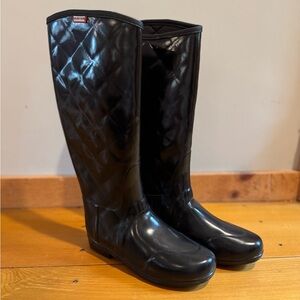 Hunter Women's Glossy Black Quilted Boots, Size 6